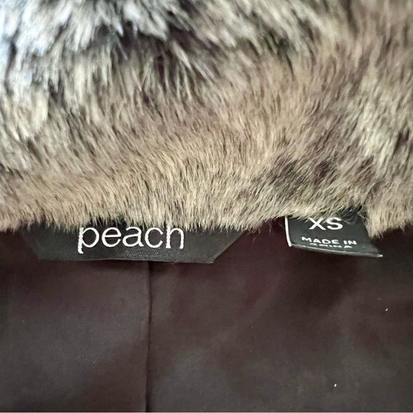 Discover Peach GALENA faux fur vest size XS - Picture 7 of 8
